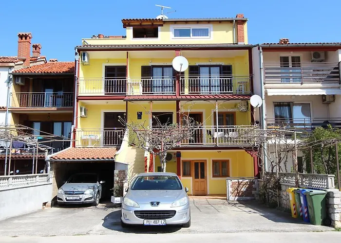 Room And Apartments Mariza